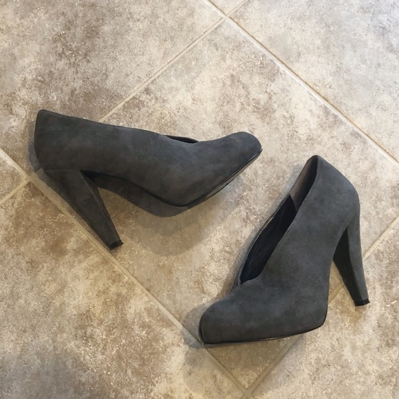 Nine West suede leather gray ankle booties… - Picture 2 of 12